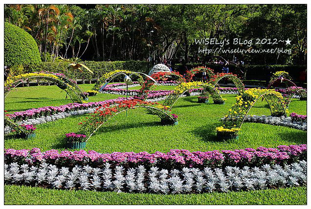 【景點】台北市.士林官邸菊展:2012手舞菊蹈@11/18~12/2 (Canon EOS M) 【景點】台北市.士林官邸菊展:2012手舞菊蹈@11/18~12/2 (Canon EOS M)