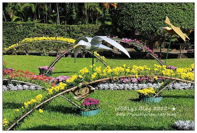 【景點】台北市.士林官邸菊展:2012手舞菊蹈@11/18~12/2 (Canon EOS M) 【景點】台北市.士林官邸菊展:2012手舞菊蹈@11/18~12/2 (Canon EOS M)