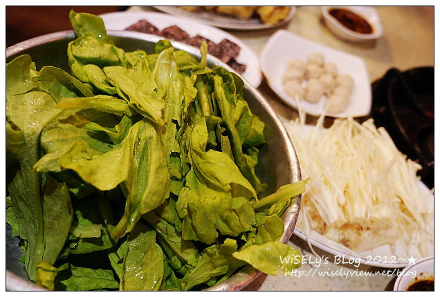【食記】新北市．板橋區：糊塗羊肉爐@在地人推的好料老店，價格略微高但份量多