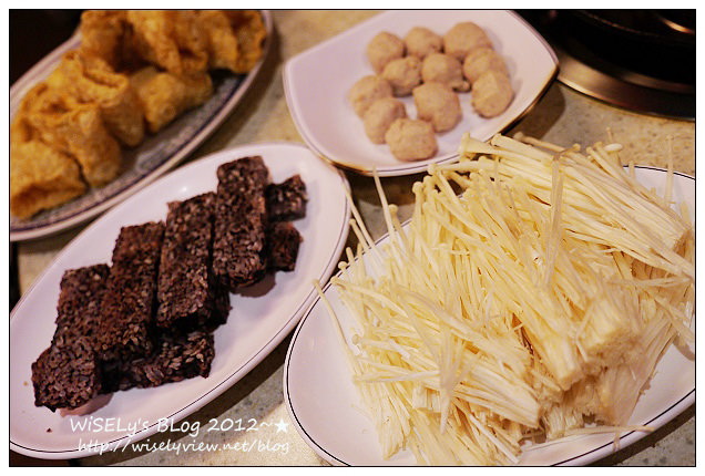 【食記】新北市．板橋區：糊塗羊肉爐@在地人推的好料老店，價格略微高但份量多
