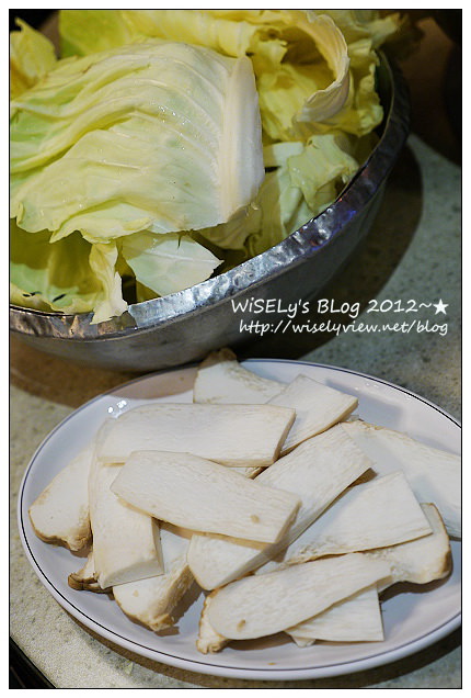 【食記】新北市．板橋區：糊塗羊肉爐@在地人推的好料老店，價格略微高但份量多