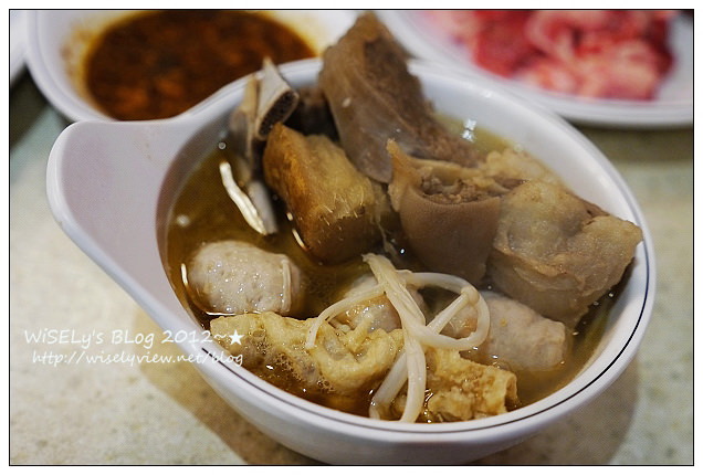 【食記】新北市．板橋區：糊塗羊肉爐@在地人推的好料老店，價格略微高但份量多