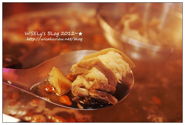 【食記】新北市．板橋區：糊塗羊肉爐@在地人推的好料老店，價格略微高但份量多