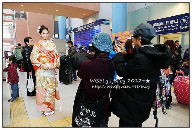 【旅行】2012日本．大阪：關西超級大減價(MEGA SALE)＠關西空港漫遊~WiHo!租借、KIX專櫃購物&木村家用餐