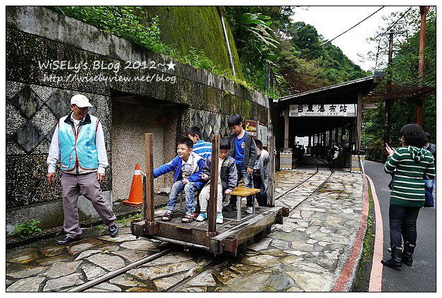 【景點】新北市.新店區:2012烏來溫泉漫遊~雲仙樂園纜車、烏來瀑布及雅客山豬肉棒棒腿 【景點】新北市.新店區:2012烏來溫泉漫遊~雲仙樂園纜車、烏來瀑布及雅客山豬肉棒棒腿