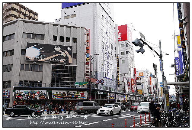 【旅行】2012日本．大阪：關西超級大減價(MEGA SALE)＠日本橋電器街隨拍、女僕咖啡餅體驗&LoveCom Teather偶像表演