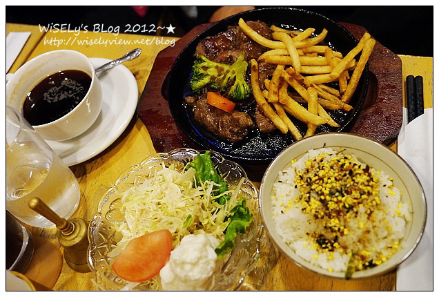 【旅行】2012日本．大阪：關西超級大減價(MEGA SALE)＠日本橋電器街隨拍、女僕咖啡餅體驗&LoveCom Teather偶像表演