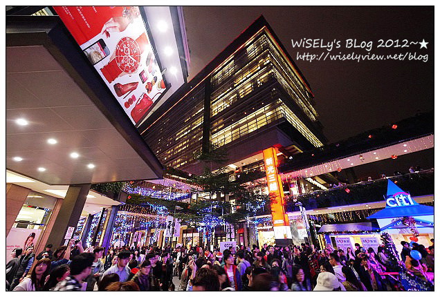 【攝影】台北信義。捷運市政府站：LUMIX GF1＠2012臺北聖誕城 & 周邊光雕大樓隨拍