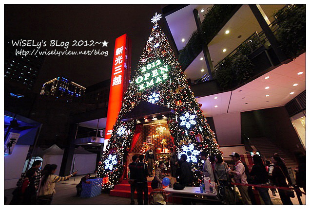 【攝影】台北信義。捷運市政府站：LUMIX GF1＠2012臺北聖誕城 & 周邊光雕大樓隨拍