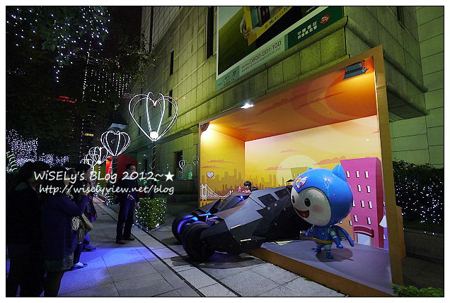 【攝影】台北信義。捷運市政府站：LUMIX GF1＠2012臺北聖誕城 & 周邊光雕大樓隨拍