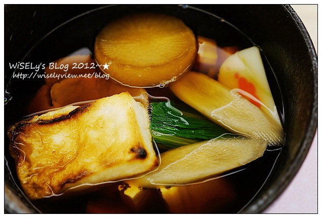 【試吃】台北市.中山區:樂雅樂家庭餐廳 Royal Host@烤麻糬什錦雜煮~日本新年除夕美食 【試吃】台北市.中山區:樂雅樂家庭餐廳 Royal Host@烤麻糬什錦雜煮~日本新年除夕美食