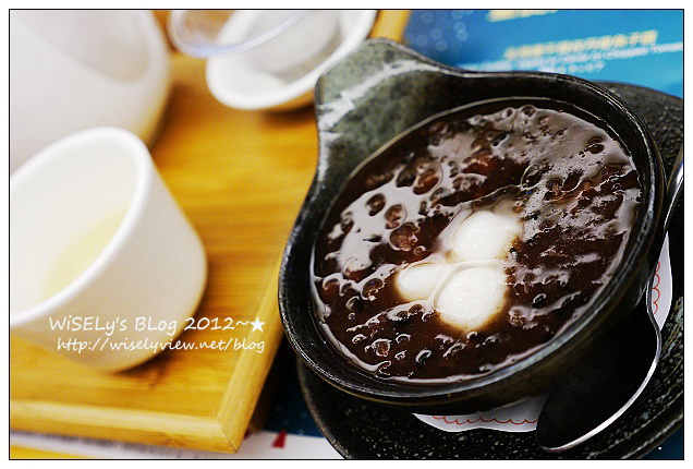 【試吃】台北市.中山區:樂雅樂家庭餐廳 Royal Host@烤麻糬什錦雜煮~日本新年除夕美食 【試吃】台北市.中山區:樂雅樂家庭餐廳 Royal Host@烤麻糬什錦雜煮~日本新年除夕美食