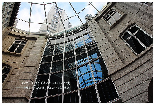 【分享】台北信義。捷運市政府站:BELLAVITA-貴婦百貨熱氣球&信義誠品B2-貳樓餐廳蛋糕店不乖馬卡龍 【分享】台北信義。捷運市政府站:BELLAVITA-貴婦百貨熱氣球&信義誠品B2-貳樓餐廳蛋糕店不乖馬卡龍
