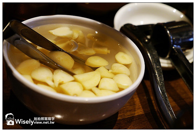 【食記】台北市．西門町商圈：豚骨拉麵ラーメン凪、風月堂鳳梨酥@捷運鬧區美食