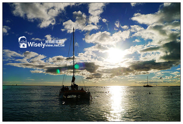 【旅行】2013美國。夏威夷：檀香山(歐胡島)特色景點＠威基基海灘(Waikiki Beach)～沙灘夕陽、衝浪比基尼
