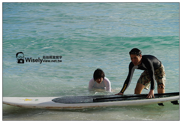 【旅行】2013美國。夏威夷：檀香山(歐胡島)特色景點＠威基基海灘(Waikiki Beach)～沙灘夕陽、衝浪比基尼