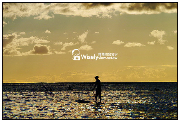 【旅行】2013美國。夏威夷：檀香山(歐胡島)特色景點＠威基基海灘(Waikiki Beach)～沙灘夕陽、衝浪比基尼