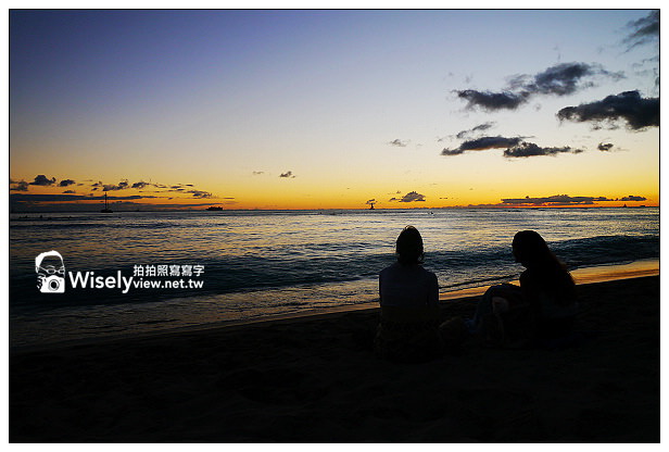 【旅行】2013美國。夏威夷：檀香山(歐胡島)特色景點＠威基基海灘(Waikiki Beach)～沙灘夕陽、衝浪比基尼