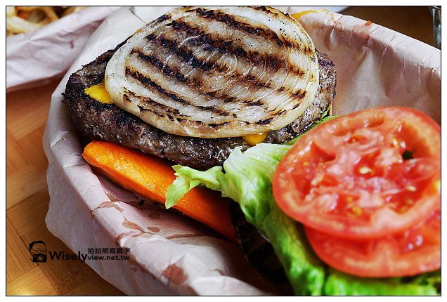 【旅行】2013美國。夏威夷：檀香山(歐胡島)美食佳餚：KUA’AINA漢堡店@號稱全世界最美味，也是歐巴馬總統最愛的人氣漢堡
