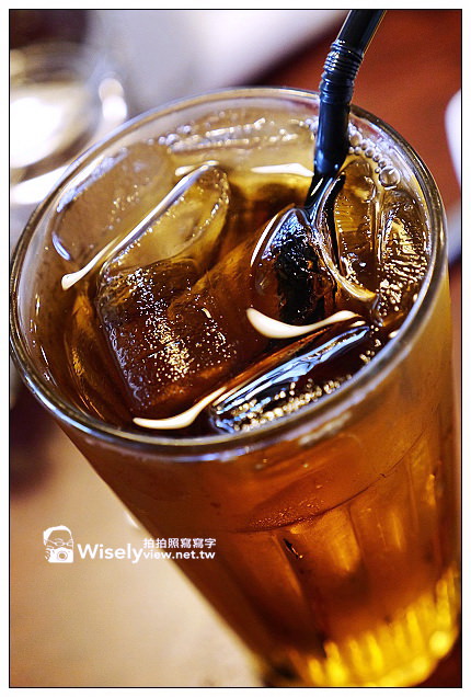 【食記】台北市。中山區：Ed’s Diner美式煙燻餐廳＠BBQ豬肋排很好吃～多人Share較划算