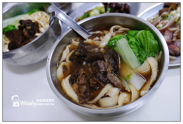 【食記】高雄市。苓雅區：劉易記牛肉刀削麵@個人偏愛乾拌麵，滷菜味道不錯吃