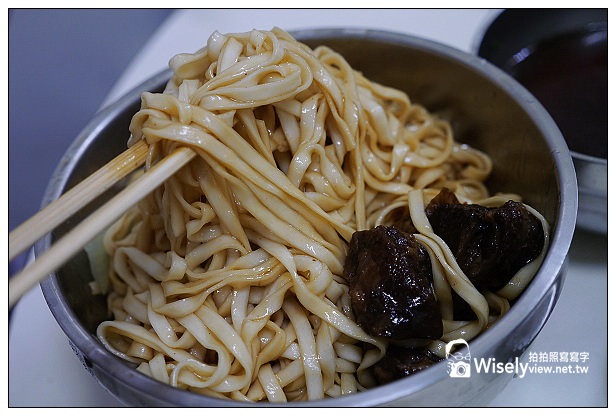 【食記】高雄市。苓雅區：劉易記牛肉刀削麵@個人偏愛乾拌麵，滷菜味道不錯吃