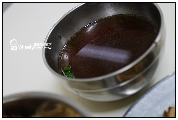 【食記】高雄市。苓雅區：劉易記牛肉刀削麵@個人偏愛乾拌麵，滷菜味道不錯吃