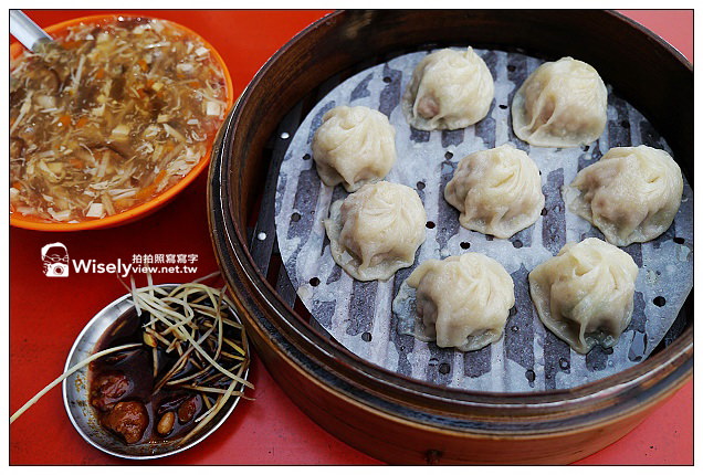 【美食】高雄市。鳳山區：倆伯羊肉、李記小籠包、香香香臭豆腐、50年老店筒仔米糕、30年老店無名麵攤，大東藝術文化中心夜拍&多那之咖啡