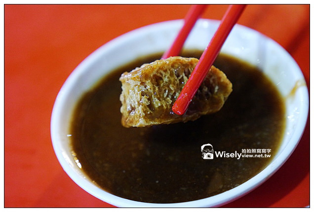 【美食】高雄市。鳳山區：倆伯羊肉、李記小籠包、香香香臭豆腐、50年老店筒仔米糕、30年老店無名麵攤，大東藝術文化中心夜拍&多那之咖啡