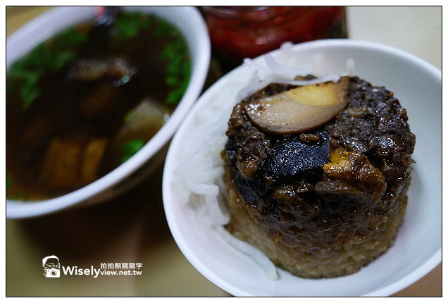 【美食】高雄市。鳳山區：倆伯羊肉、李記小籠包、香香香臭豆腐、50年老店筒仔米糕、30年老店無名麵攤，大東藝術文化中心夜拍&多那之咖啡