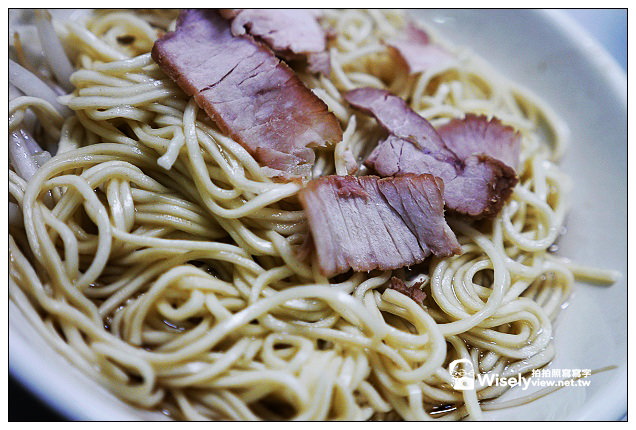 【美食】高雄市。鳳山區：倆伯羊肉、李記小籠包、香香香臭豆腐、50年老店筒仔米糕、30年老店無名麵攤，大東藝術文化中心夜拍&多那之咖啡