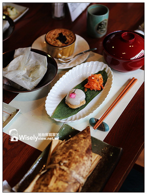 【旅行】2013日本北陸。富山縣南礪市：池田屋安兵衛商店、味之笹義壽司、富山縣物產館、八日町木雕之里、石黑種麴