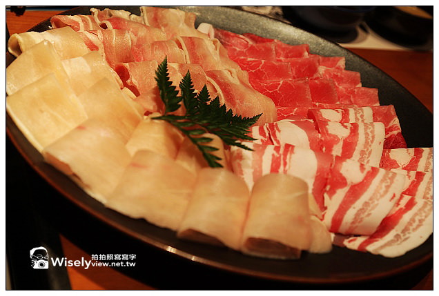 【旅行】2013日本九州。鹿兒島市：華蓮JR直營店＠美味涮涮鍋料理，名產黑豚與黑牛風味佳