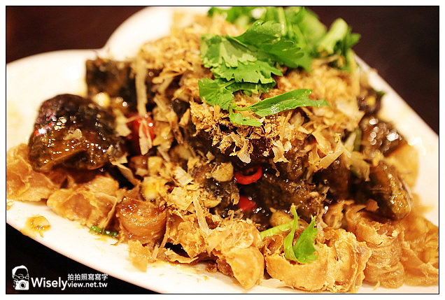 【食記】新北市。新店區：珍鱻嗆猛活海鮮＠百元平價熱炒店，創意食材口味料理