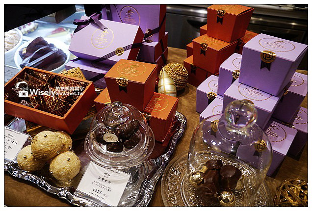 【旅行】2012日本神戶。三宮市：IKUTA ROAD美食＠嗚門鯛燒本鋪、金のとりから炸雞唐揚、すき家丼飯、チャオチャオ餃子、PATISSERIE TOOTH TOOTH甜點蛋糕，以及モーリヤ神戶牛鐵板燒