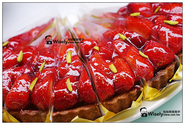 【旅行】2012日本神戶。三宮市：IKUTA ROAD美食＠嗚門鯛燒本鋪、金のとりから炸雞唐揚、すき家丼飯、チャオチャオ餃子、PATISSERIE TOOTH TOOTH甜點蛋糕，以及モーリヤ神戶牛鐵板燒