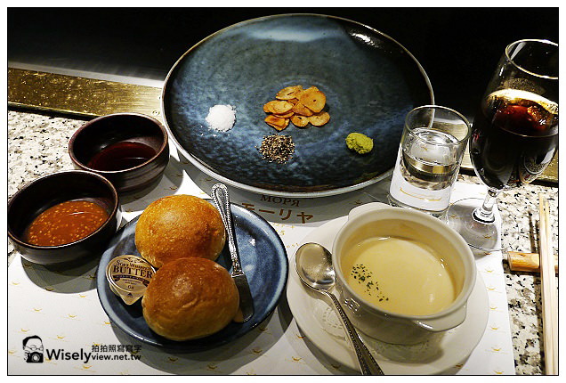 【旅行】2012日本神戶。三宮市：IKUTA ROAD美食＠嗚門鯛燒本鋪、金のとりから炸雞唐揚、すき家丼飯、チャオチャオ餃子、PATISSERIE TOOTH TOOTH甜點蛋糕，以及モーリヤ神戶牛鐵板燒