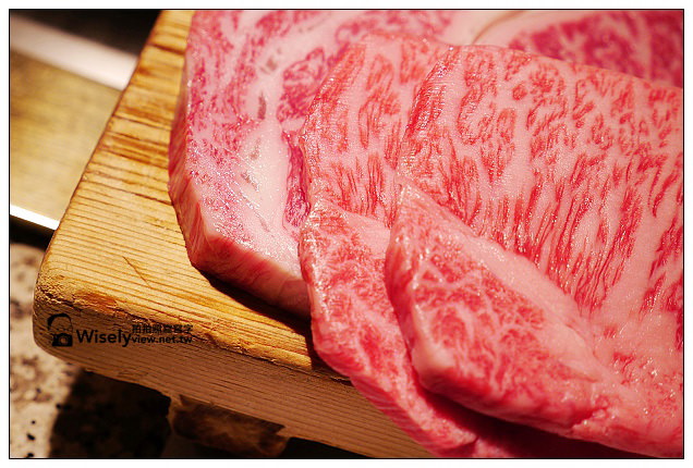 【旅行】2012日本神戶。三宮市：IKUTA ROAD美食＠嗚門鯛燒本鋪、金のとりから炸雞唐揚、すき家丼飯、チャオチャオ餃子、PATISSERIE TOOTH TOOTH甜點蛋糕，以及モーリヤ神戶牛鐵板燒