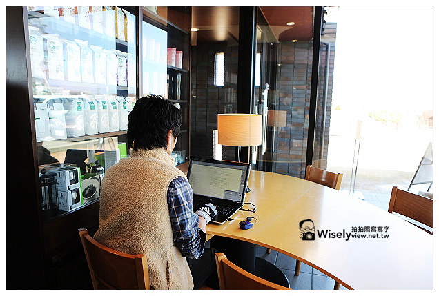 【旅行】2013日本北陸。富山縣富山市：立山連峰遠景相伴的富岩運河環水公園，以及最美的星巴克店日夜景色