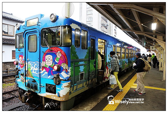 【旅行】2013日本北陸。富山縣冰見市：氷見番屋街(氷見漁港外市場)@當地特色美味料理大集合，飽嚐冰見牛、海鮮及洋食，還有泡足湯～忍者哈特利列車搭乘