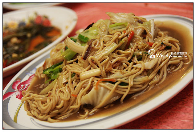 【遊記】2013漁樂台灣，金山蹦火仔-04：石門富基漁港＠墨西哥帽新設計建築物，平價海鮮熱炒超美味！(特色美食～慧琪海鮮量販店、兄弟代客料理、蝦冰蟹醬)