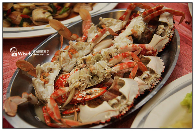 【遊記】2013漁樂台灣，金山蹦火仔-04：石門富基漁港＠墨西哥帽新設計建築物，平價海鮮熱炒超美味！(特色美食～慧琪海鮮量販店、兄弟代客料理、蝦冰蟹醬)