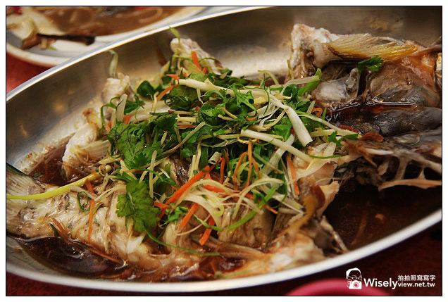 【遊記】2013漁樂台灣，金山蹦火仔-04：石門富基漁港＠墨西哥帽新設計建築物，平價海鮮熱炒超美味！(特色美食～慧琪海鮮量販店、兄弟代客料理、蝦冰蟹醬)