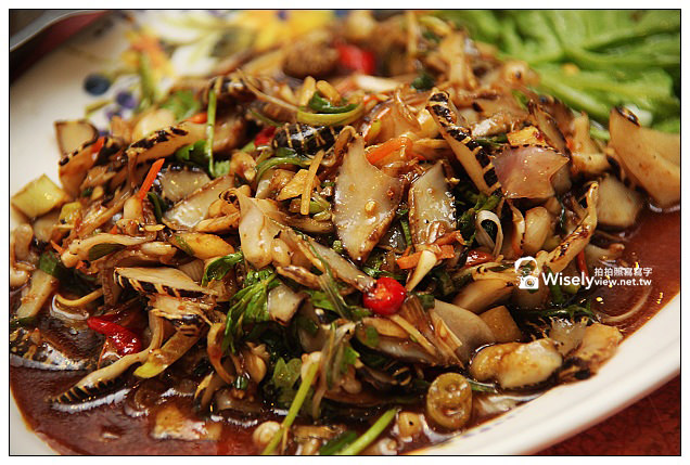 【遊記】2013漁樂台灣，金山蹦火仔-04：石門富基漁港＠墨西哥帽新設計建築物，平價海鮮熱炒超美味！(特色美食～慧琪海鮮量販店、兄弟代客料理、蝦冰蟹醬)