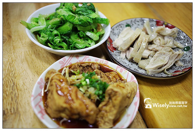 【遊記】新北市。三峽區：夏日荷花季＠三樹路98巷荷花池、三峽老街隨拍、三角湧金牛角、古伯手工米苔目、清水祖師廟、康喜軒金牛角冰淇淋、清水冬瓜王、山泉水手工豆花～(必訪景點美食)