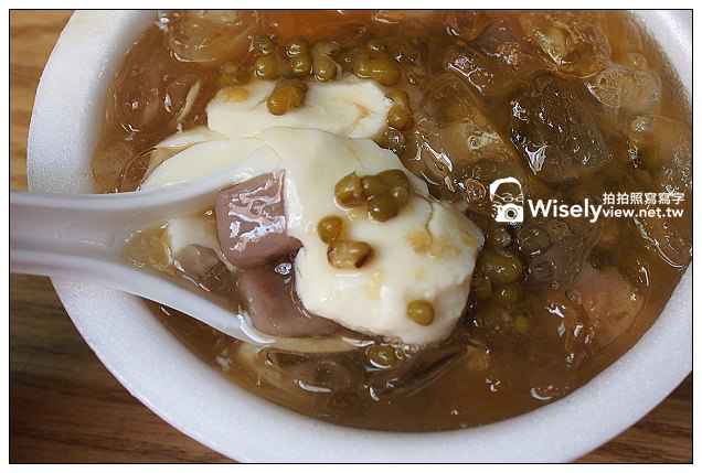 【食記】台北市。中正區：城中市場＠城中檸檬愛玉、城中沙茶魷魚羹、城中豆花伯、明星西點咖啡(俄羅斯軟糖)&城中老牌牛肉拉麵大王～必訪美食小吃