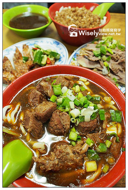 【食記】台北市。中正區：城中市場＠城中檸檬愛玉、城中沙茶魷魚羹、城中豆花伯、明星西點咖啡(俄羅斯軟糖)&城中老牌牛肉拉麵大王～必訪美食小吃