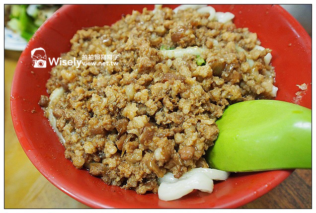 【食記】台北市。中正區：城中市場＠城中檸檬愛玉、城中沙茶魷魚羹、城中豆花伯、明星西點咖啡(俄羅斯軟糖)&城中老牌牛肉拉麵大王～必訪美食小吃