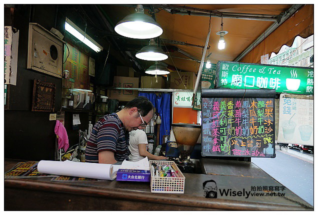 【食記】台北市。信義區：五分埔美食＠第一名香雞排、歐斯特廟口咖啡、廟口老牌肉羹、懷念的麵～進安宮必訪小吃美食
