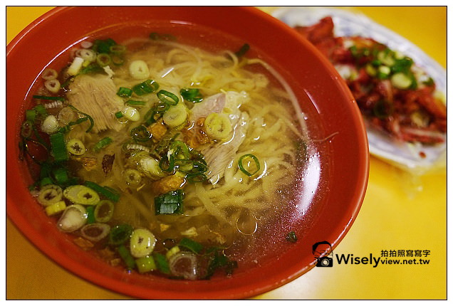 【食記】台北市。信義區：五分埔美食＠第一名香雞排、歐斯特廟口咖啡、廟口老牌肉羹、懷念的麵～進安宮必訪小吃美食